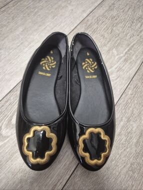 Sam & Libby ballet flats, patent faux leather upper and Gold Flower Embellisment